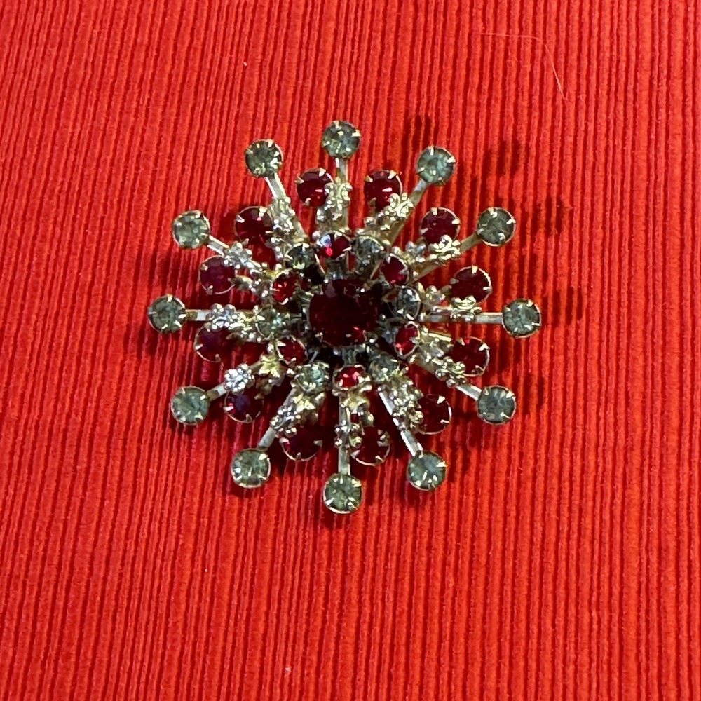 Vintage Prong Set Ruby Red & Green Rhinestone Crystal Gold Tone Starburst Brooch